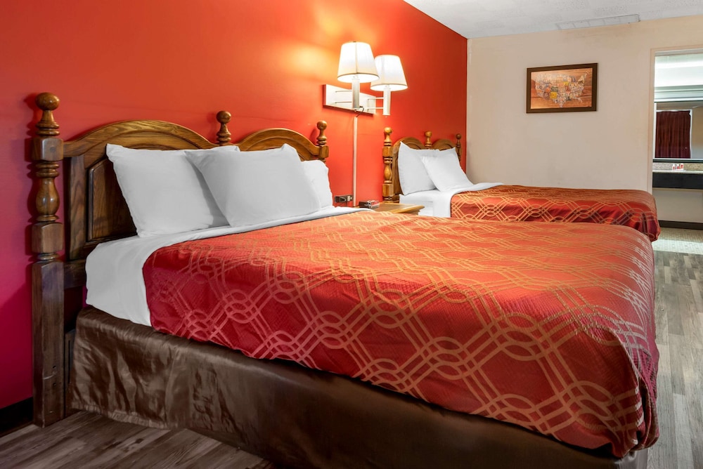Econo Lodge Cortland Downtown NY 20/30