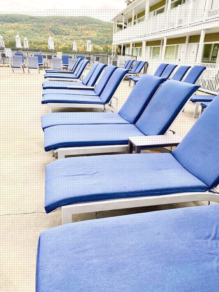 The Georgian Lakeside Resort 36/67