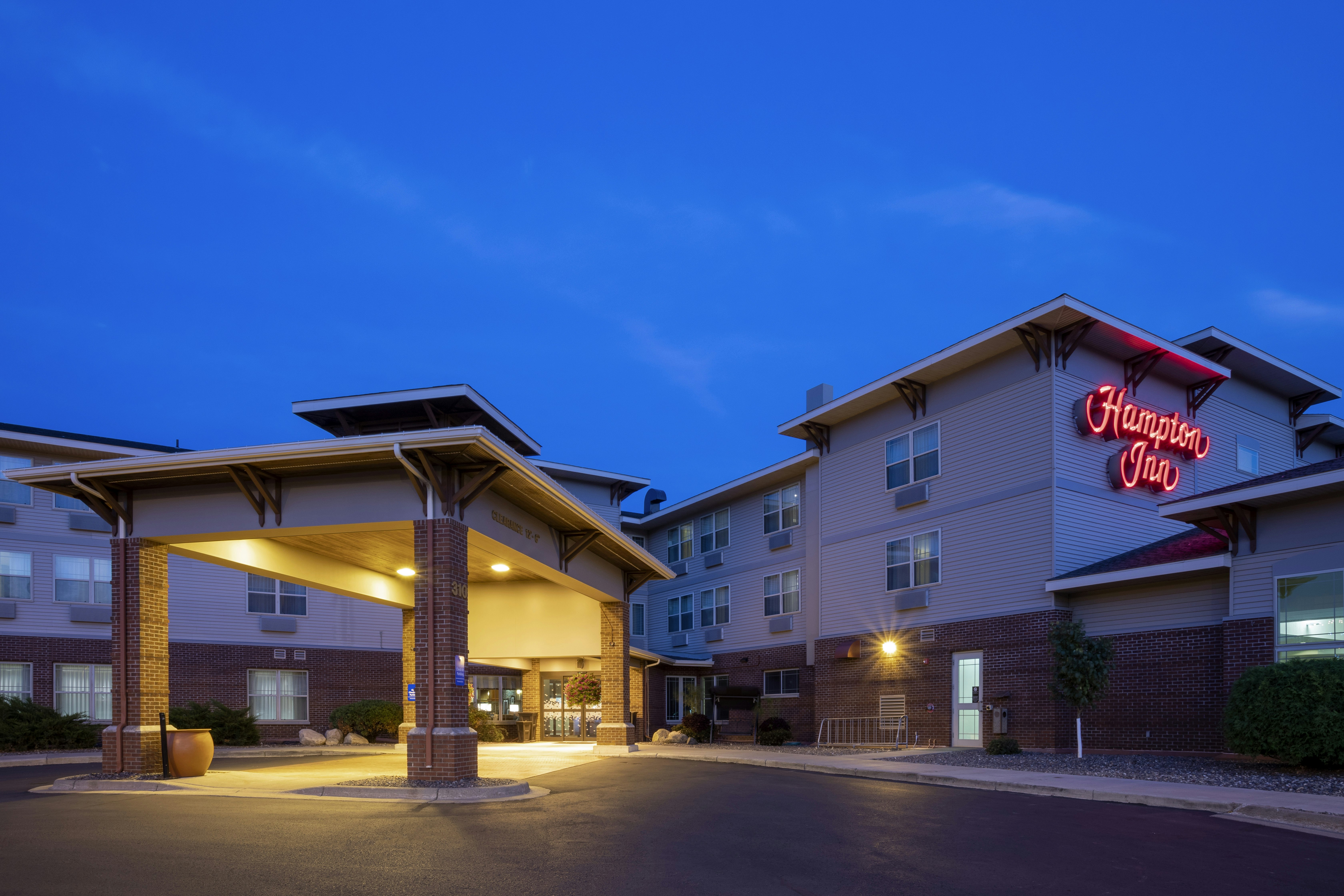 Hampton Inn Duluth Canal Park 2/77