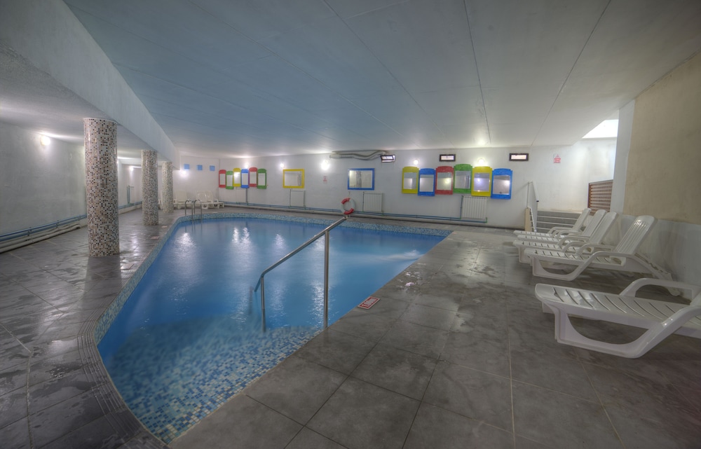 Primera Hotel 32/53