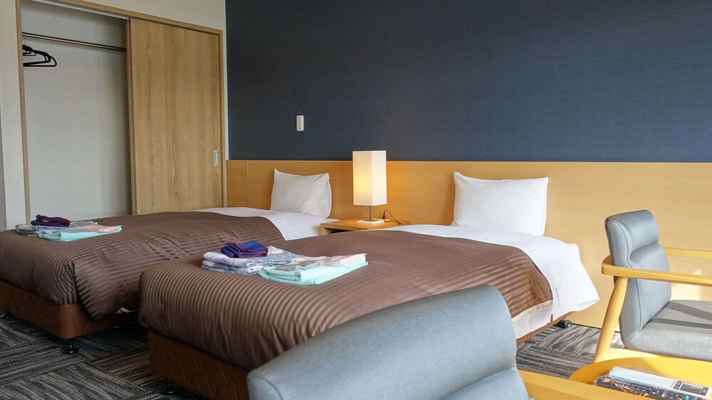 Hotel New Century 12/38