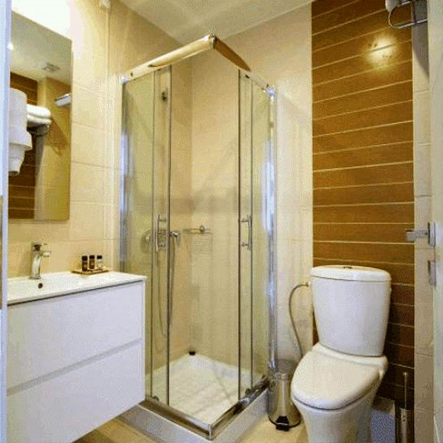 Aktaion Hotel 15/16
