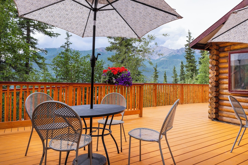 Denali Crow s Nest Cabins 33/48