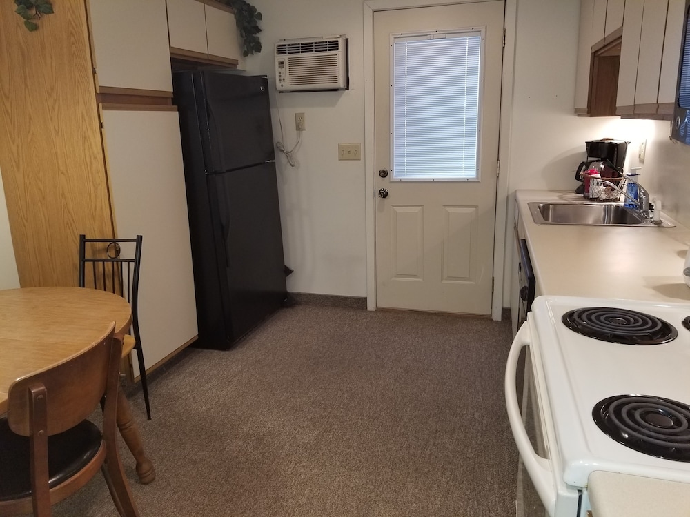 Lakeshor Motor Inn 25/42