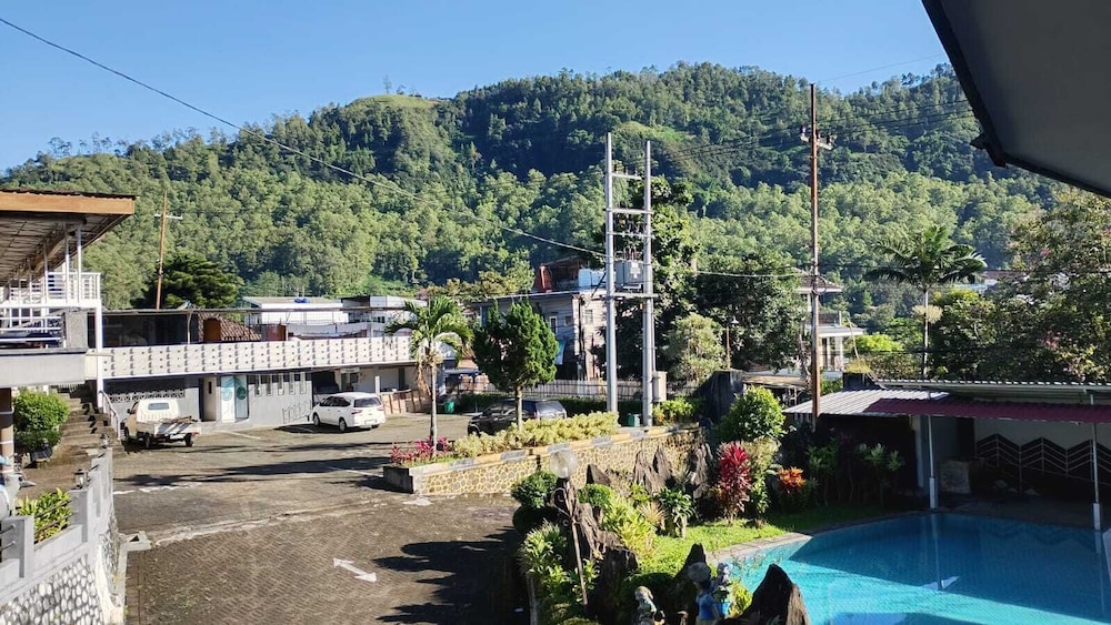 Hotel Nirwana Batu 21/23