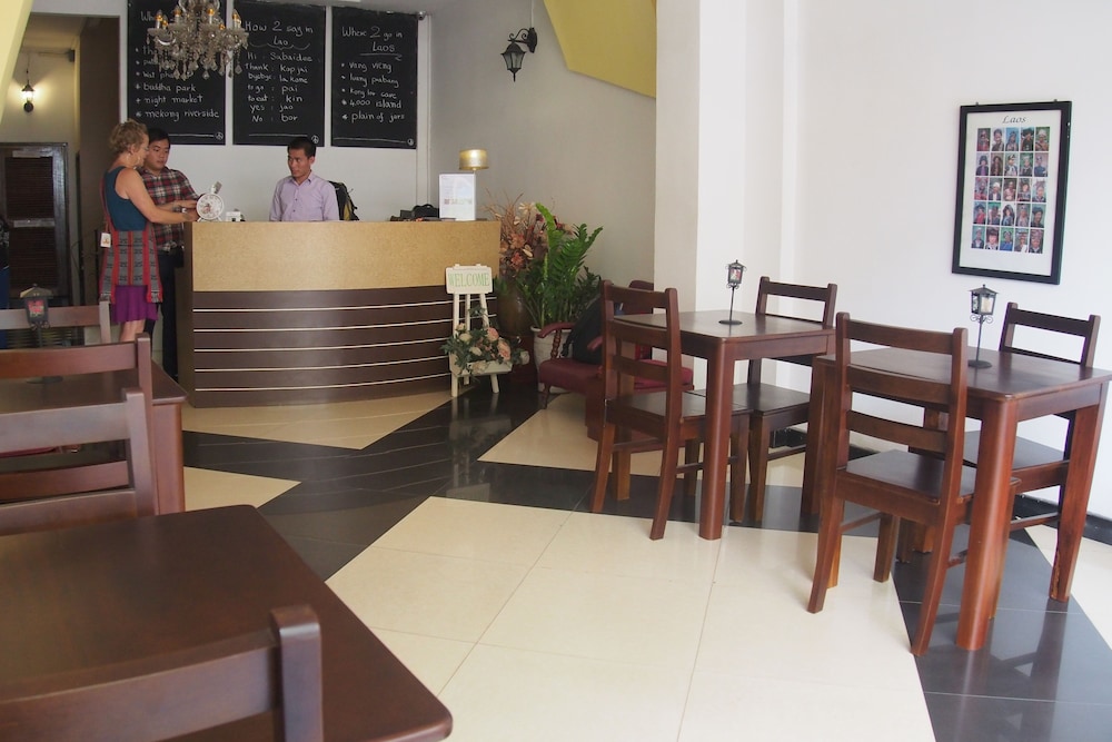 iHouse hotel 3/36