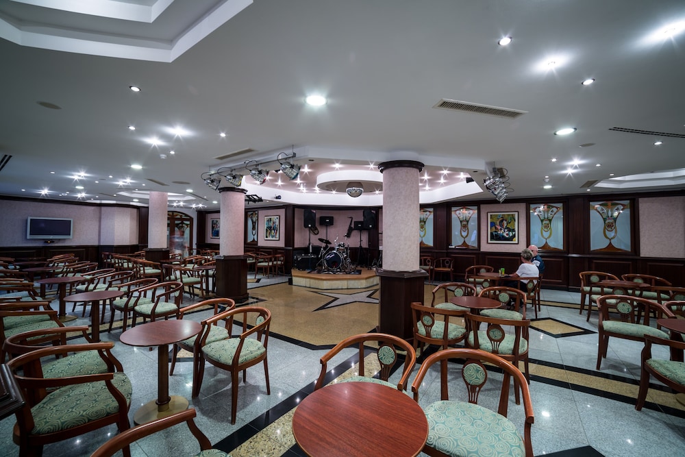 Helena Park Hotel 39/50