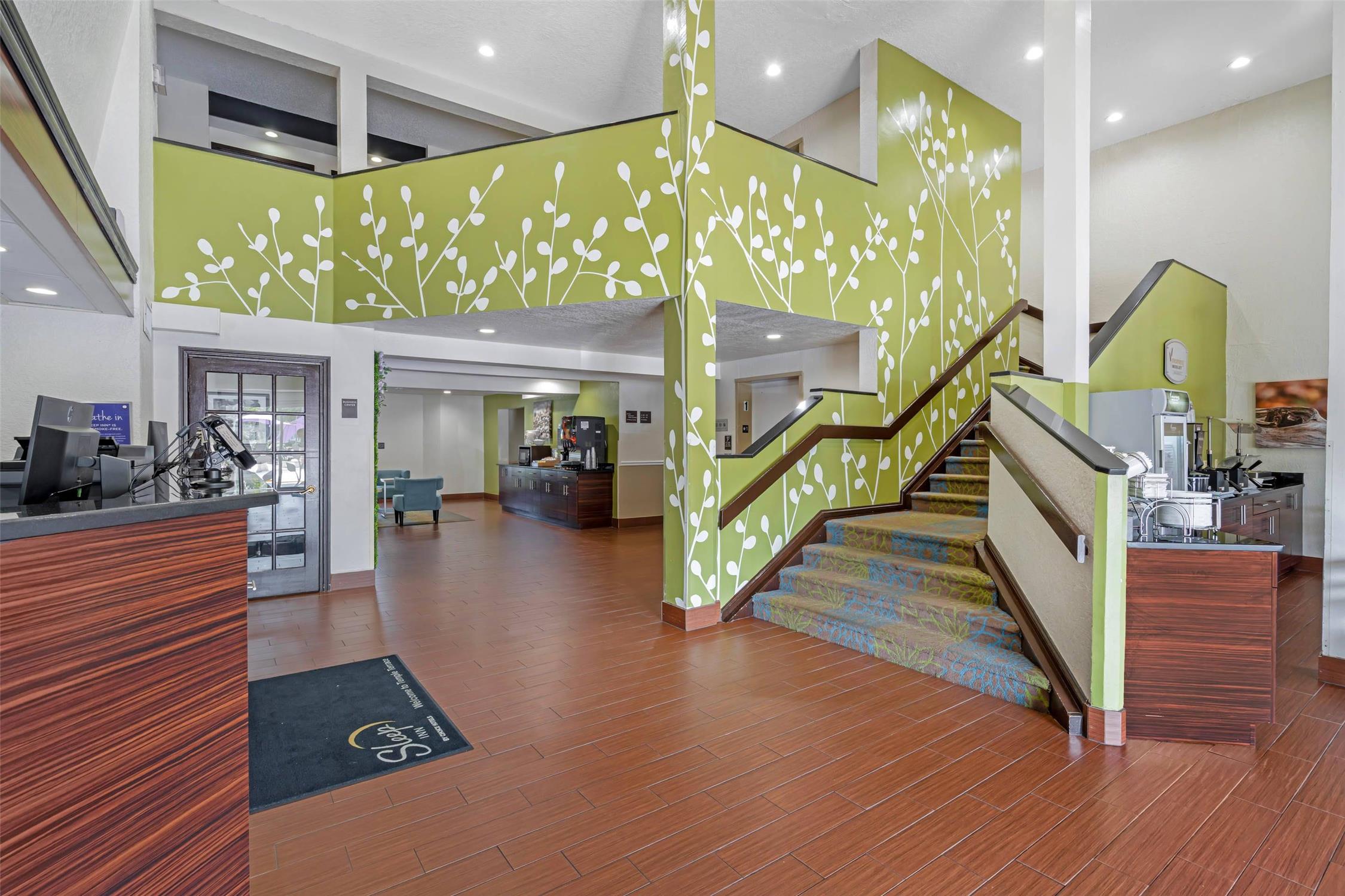 Sleep Inn near Busch Gardens - USF 34/52