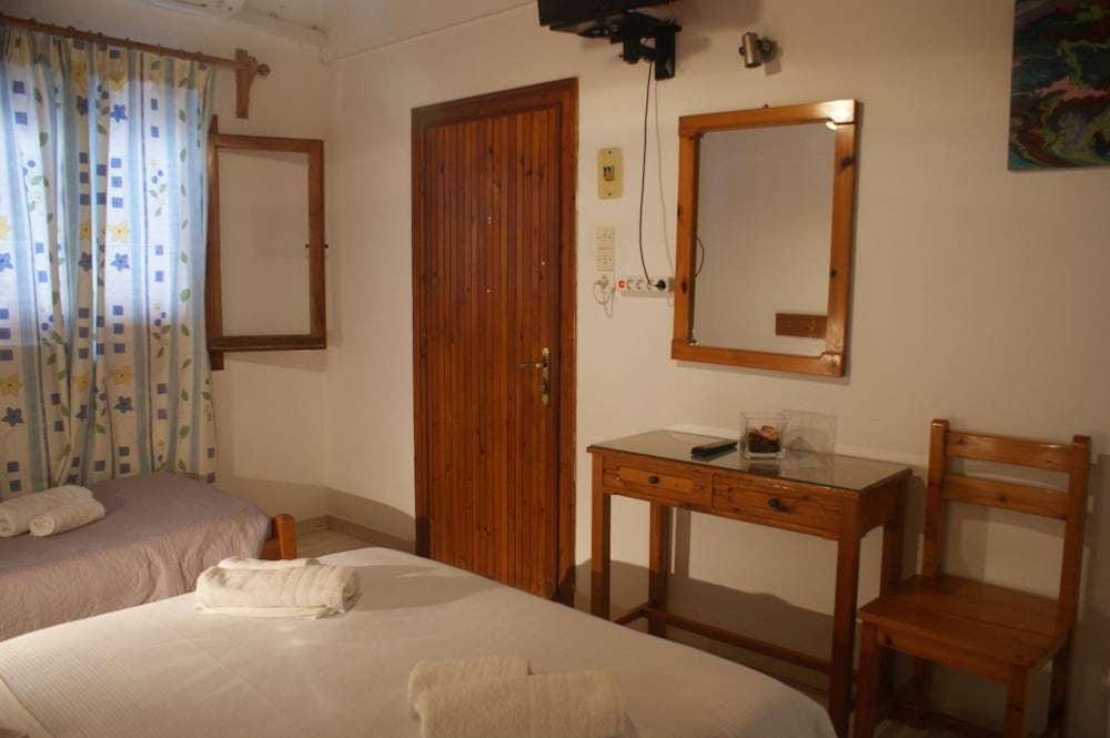 Hotel Eleftheria 24/45