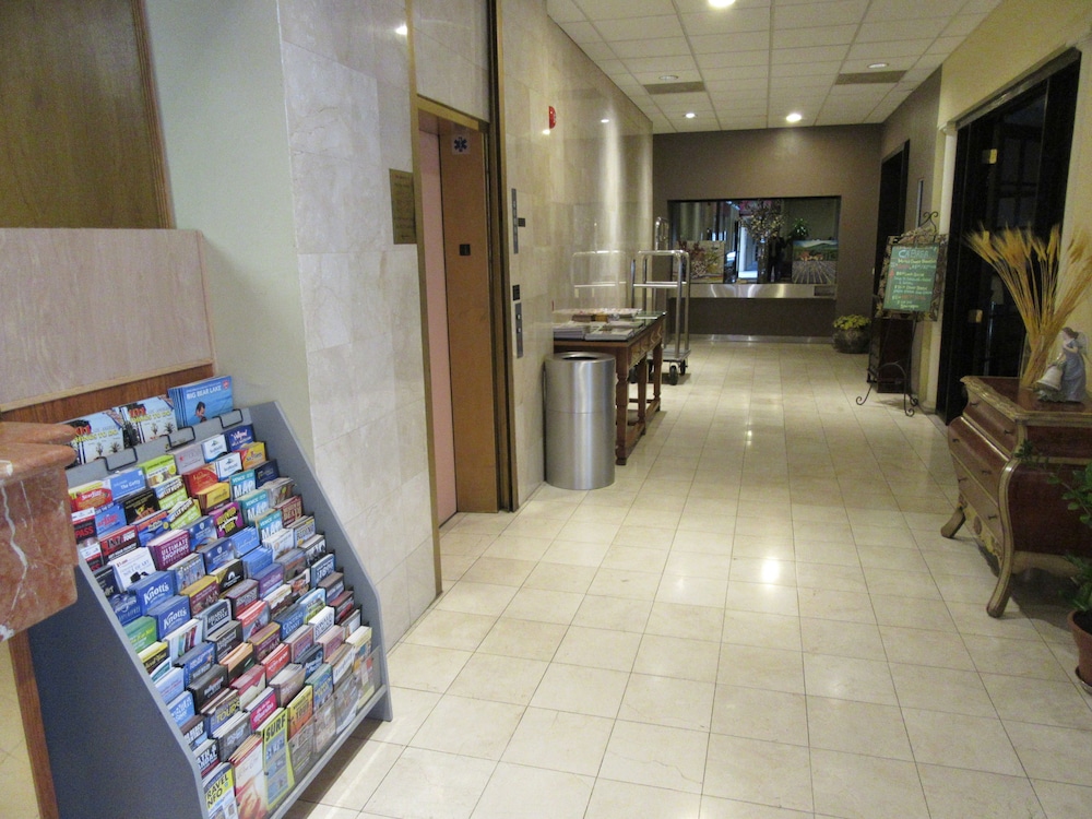 Ramada by Wyndham Los Angeles/Koreatown West 17/33