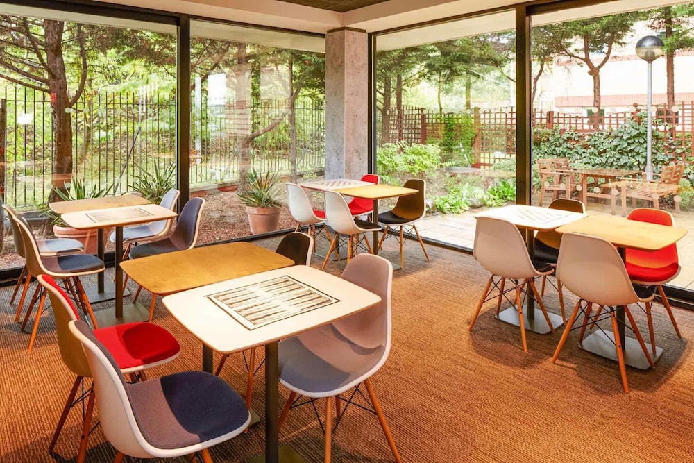 ibis London Thurrock M25 49/64