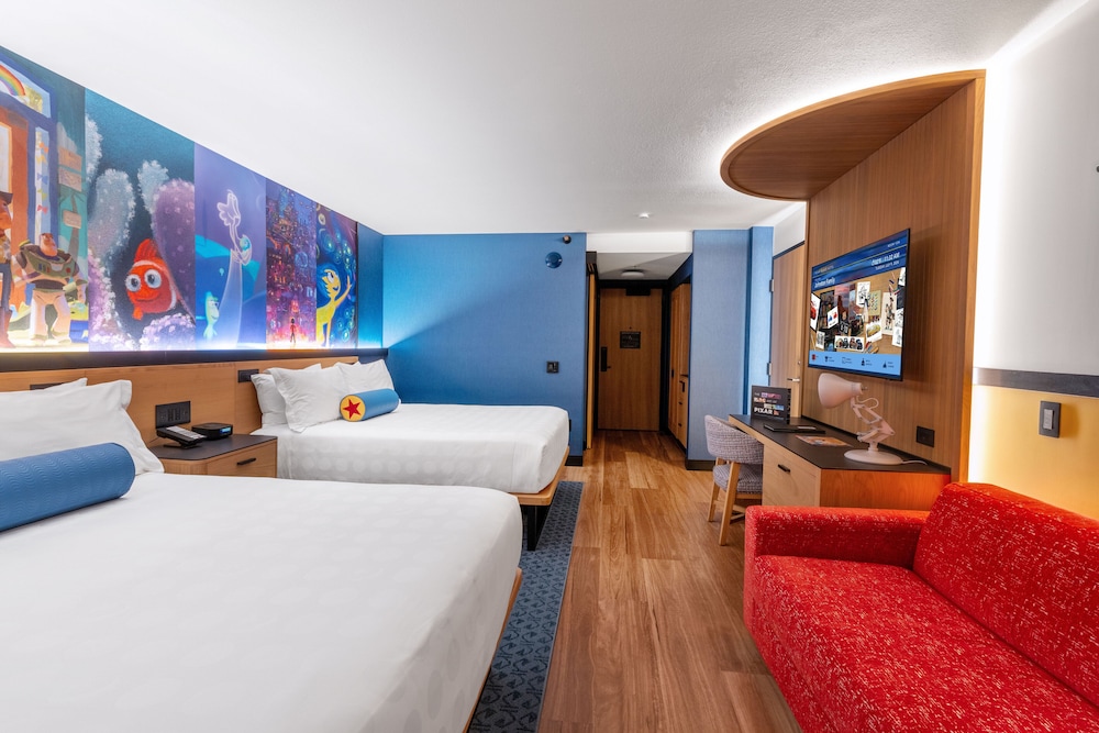 Pixar Place Hotel 24/60