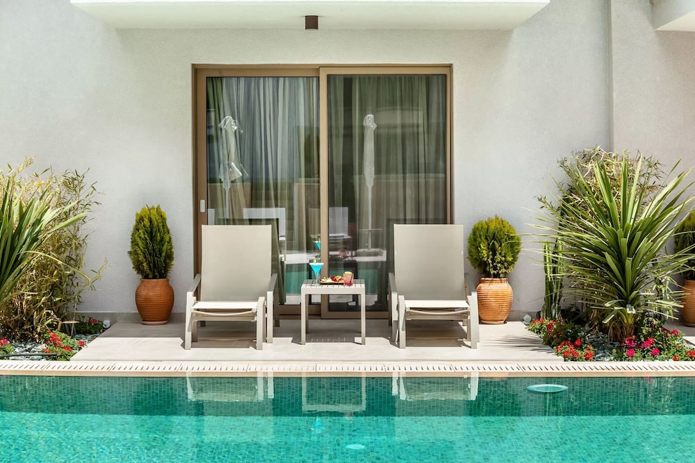 Pefki Deluxe Residences 30/50