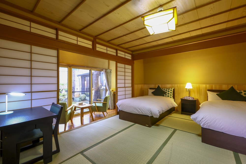 TWIN BEDS