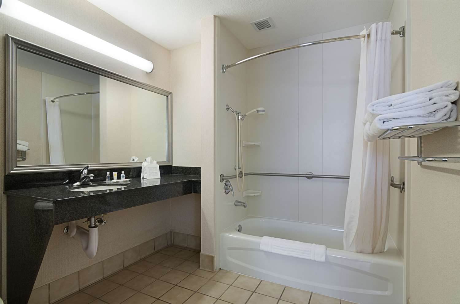 Quality Suites Springdale West I-49 18/19