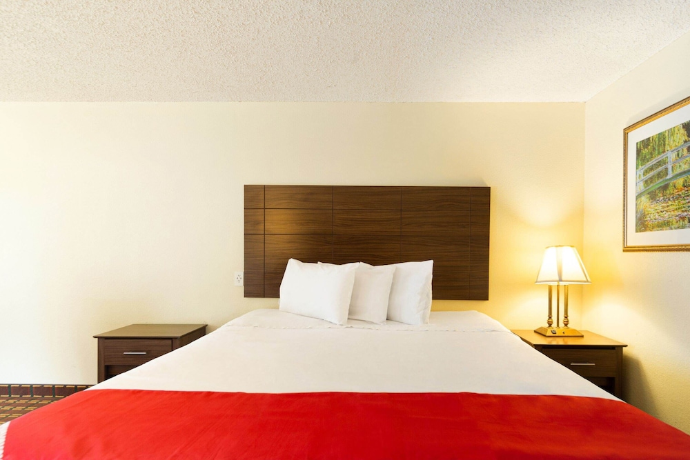 Days Inn by Wyndham Atmore 25/61