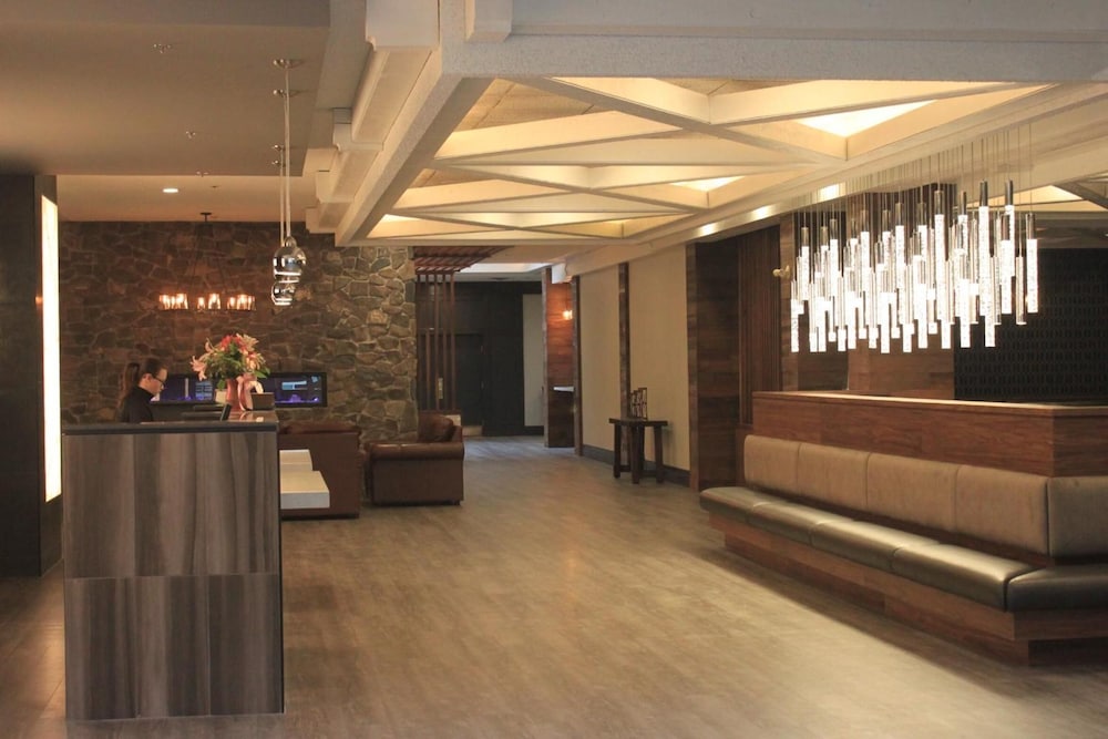 Elk Avenue Hotel 9/46