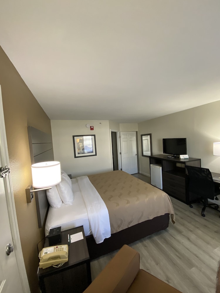 Quality Inn Branson Hwy 76 Central 22/53