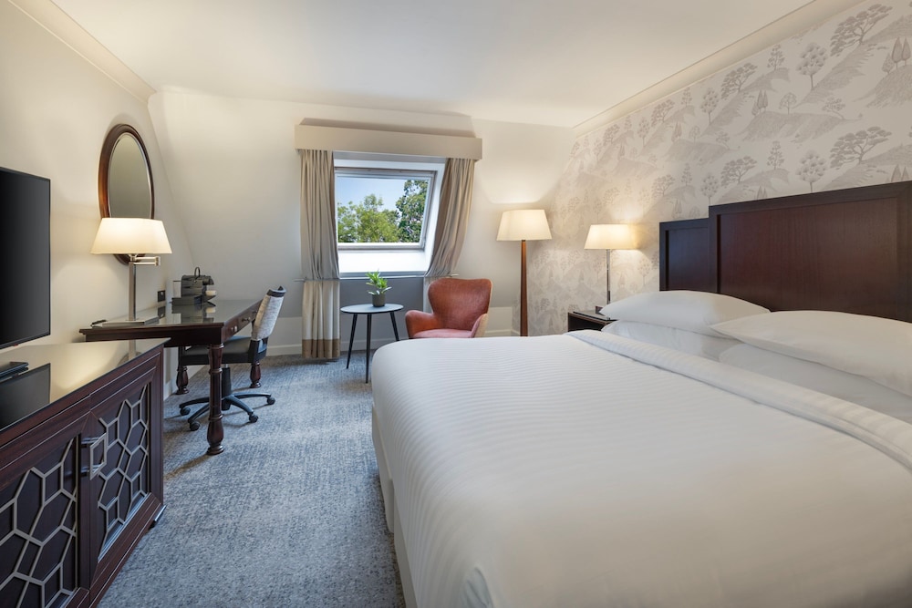 SUPERIOR, KING BED