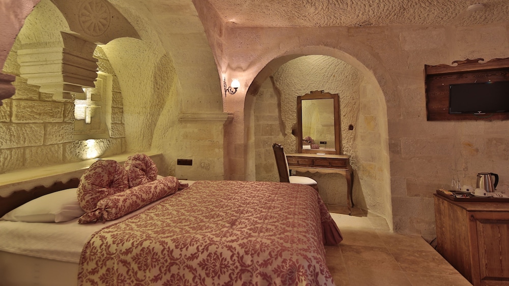 Phocas Cave Suites 11/71