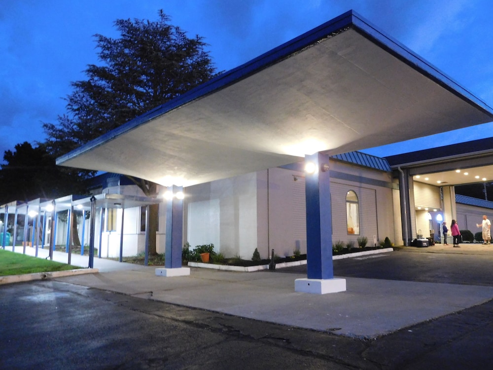New Bedford Inn Suites 1/69