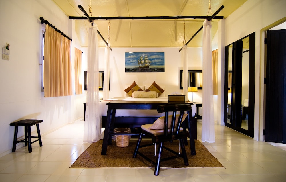 Lawana Escape Beach Resort 28/50
