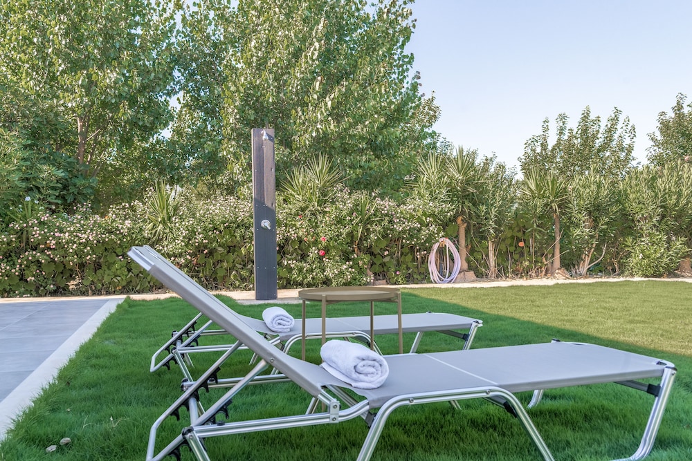 Lemonia Accommodations 28/50