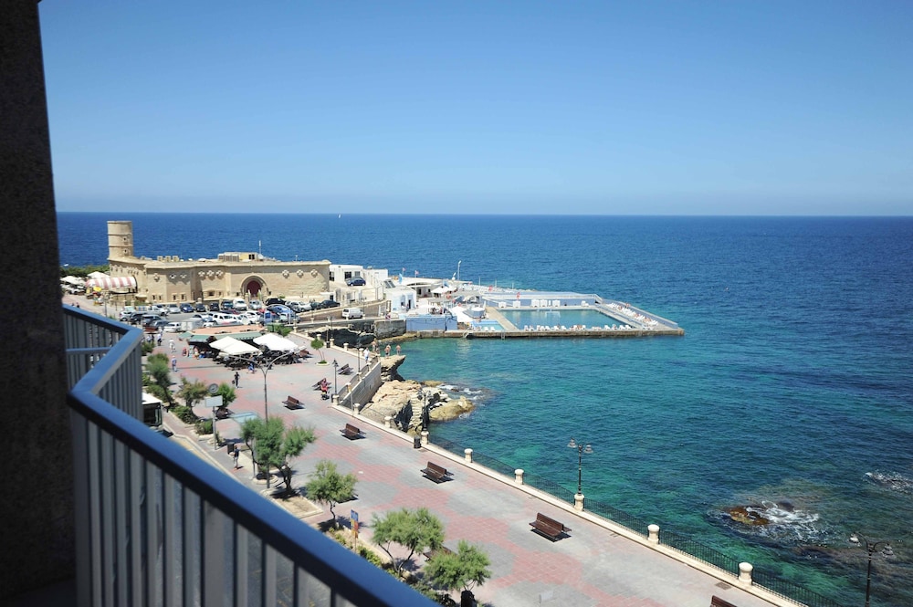 Sliema Chalet Hotel 24/32