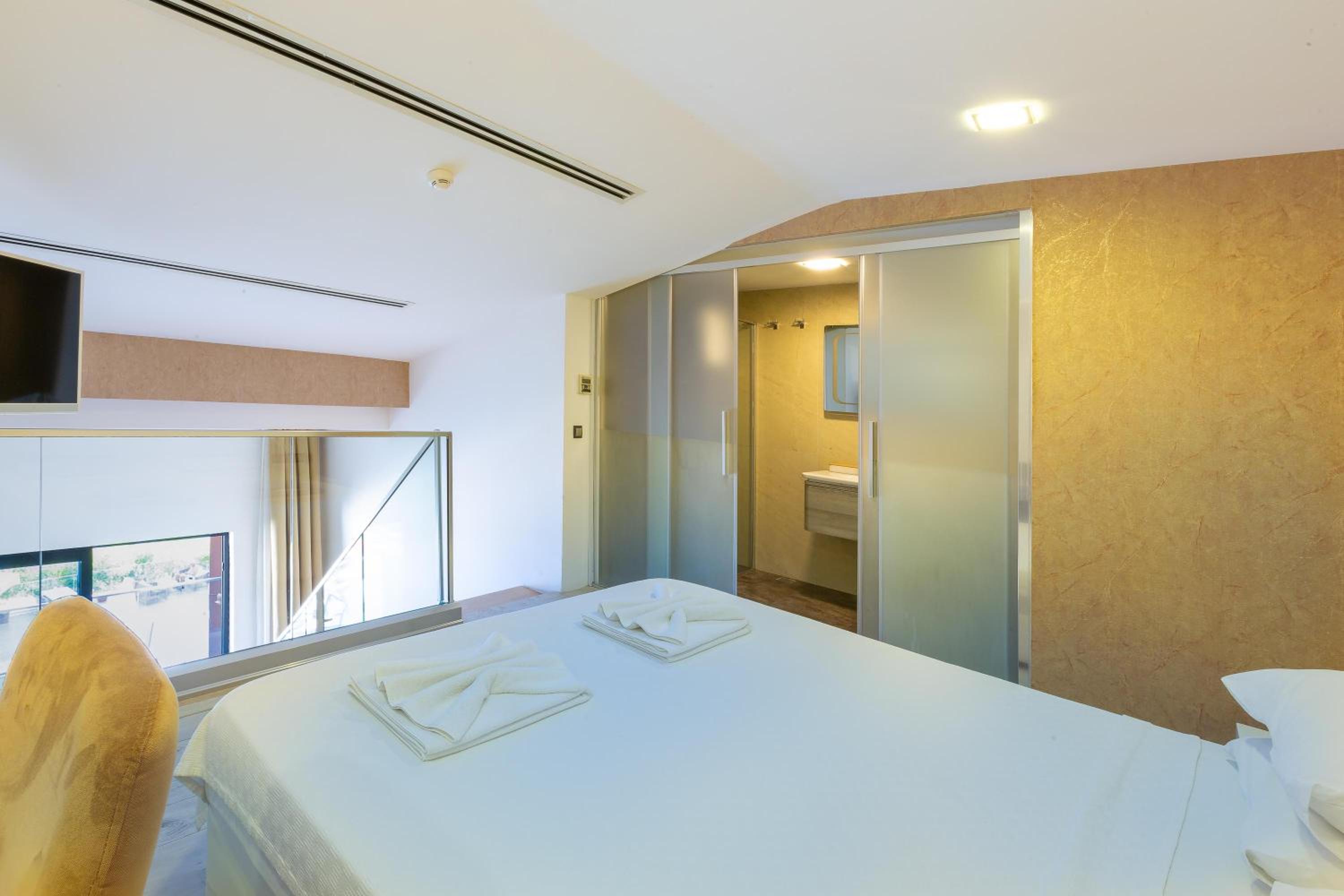 Deluxe, Suite, Hot Tub
