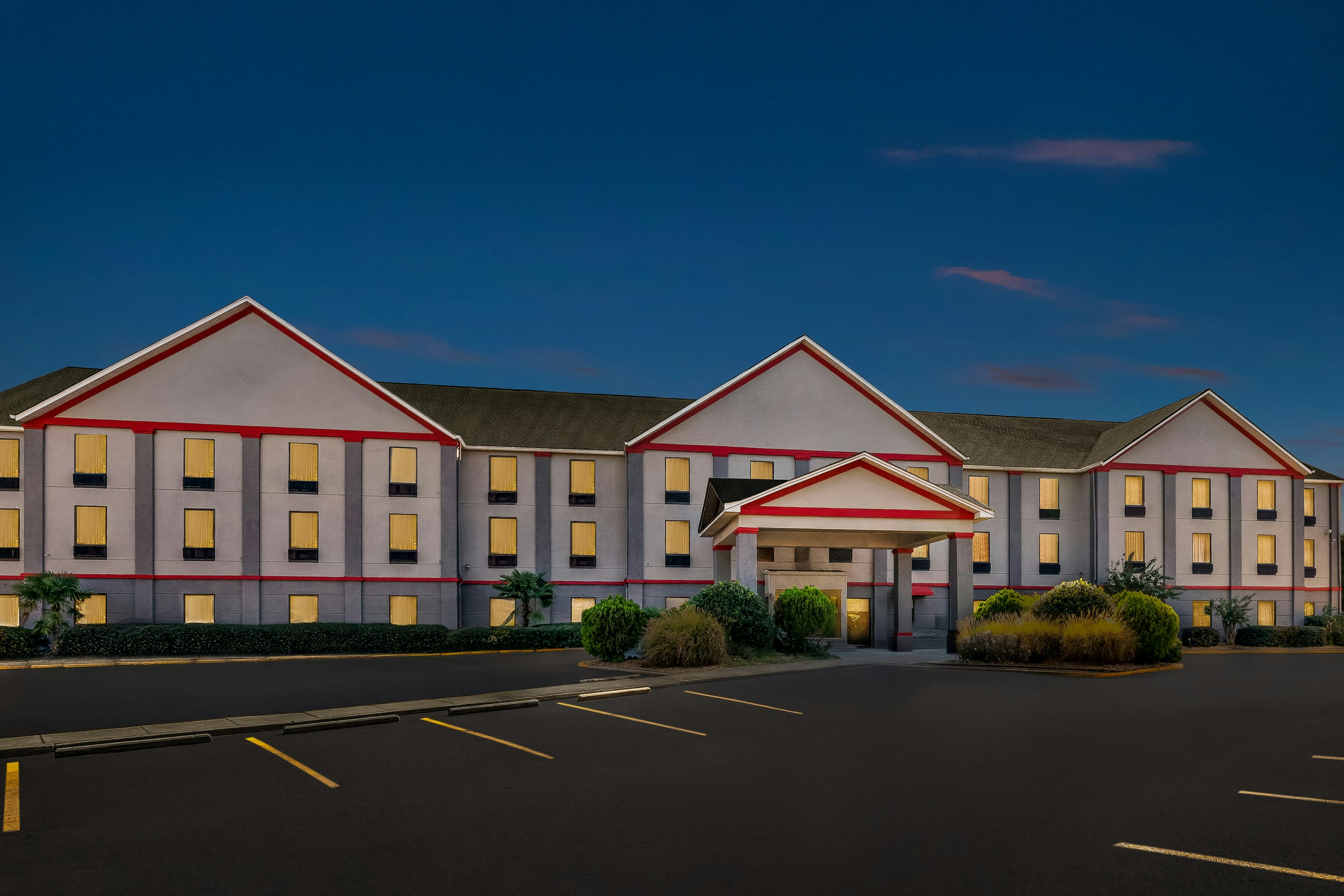 Red Roof PLUS & Suites Atlanta Airport South in ATLANTA - GA