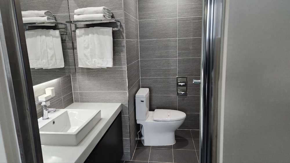 Yongin Central Co'op Hotel 38/44