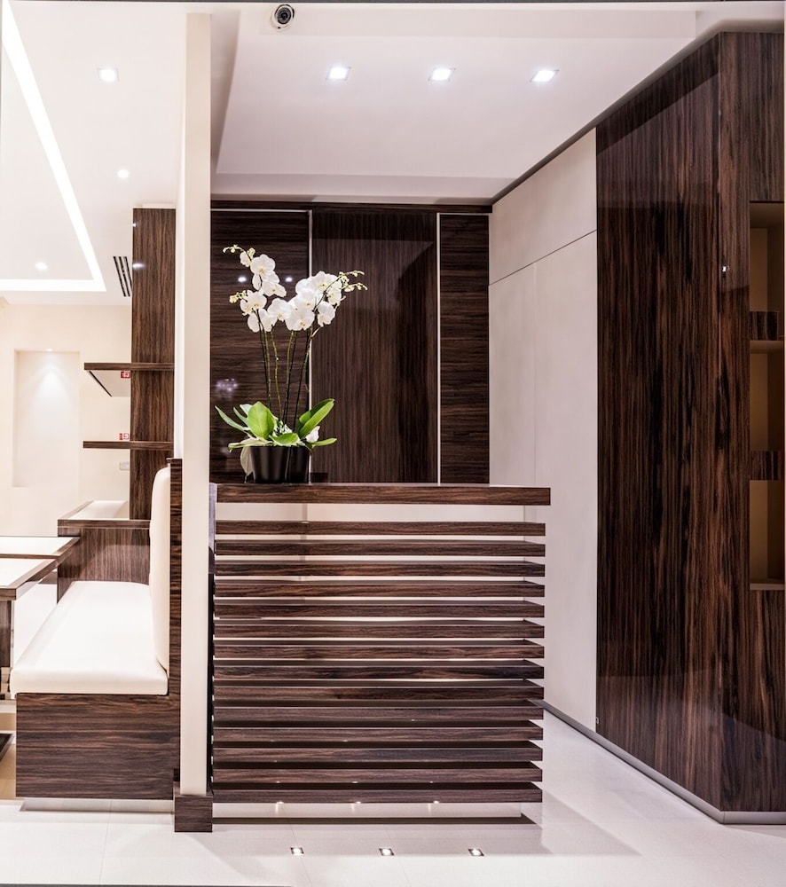 MAISON CANDIA LUXURY HOUSE 2/38