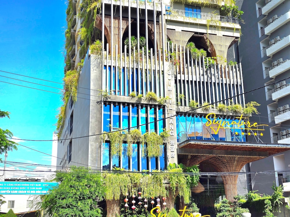 The Signature Hotel Nha Trang 1/50