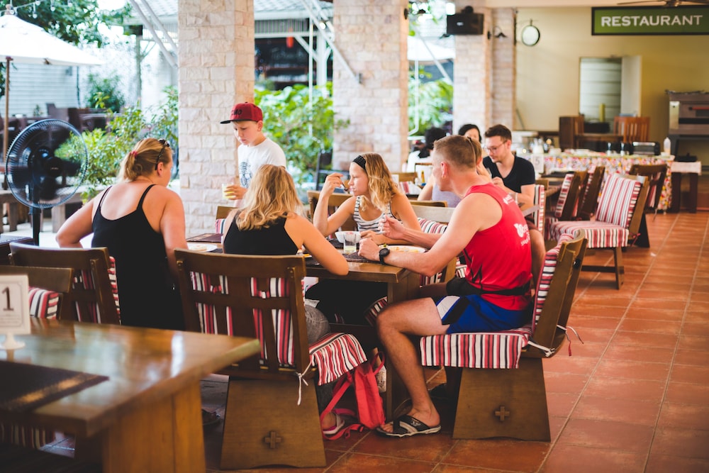 Feung Nakorn Balcony Rooms Cafe 58/79