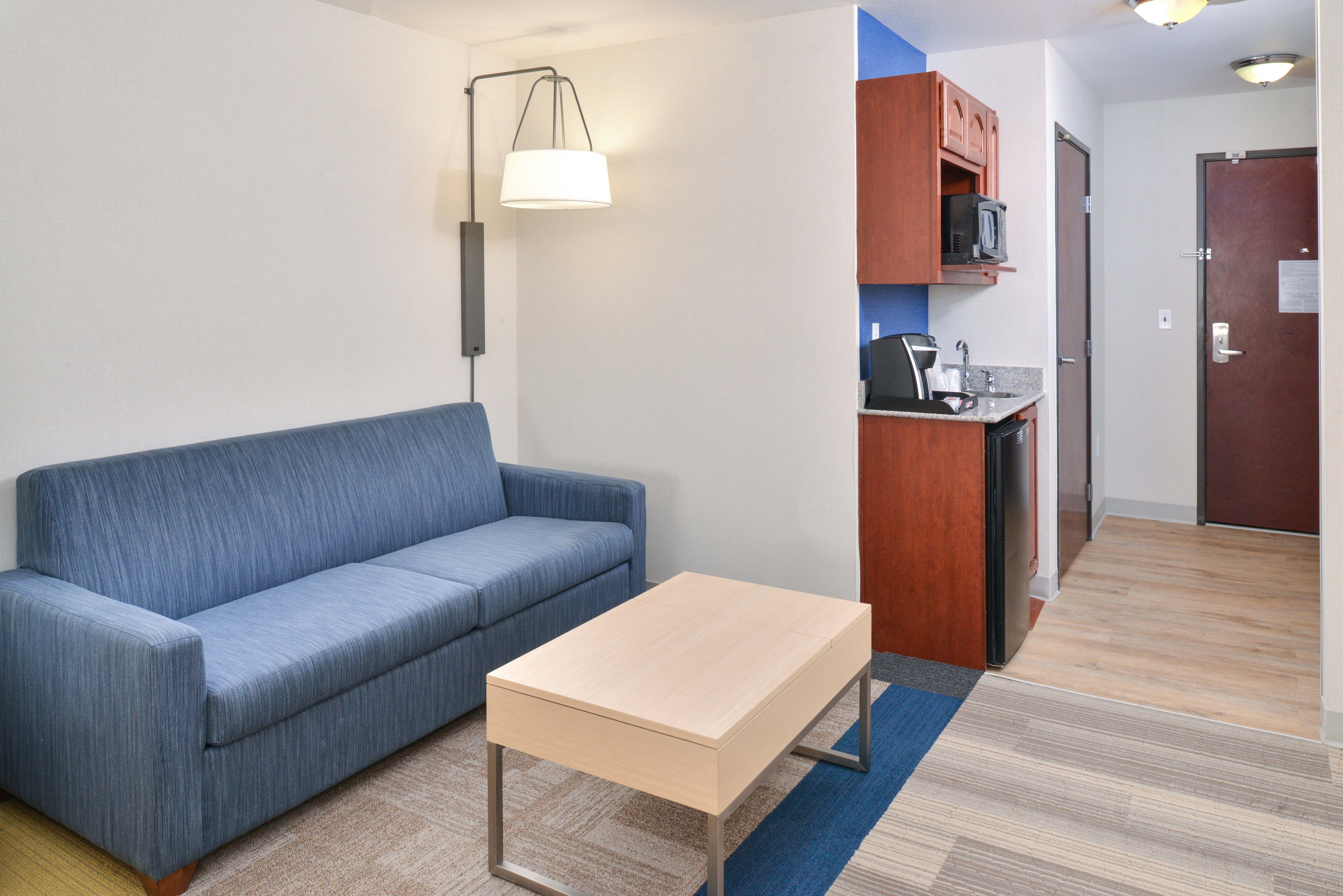 Holiday Inn Express Hotel Suites San Diego Otay 45/77