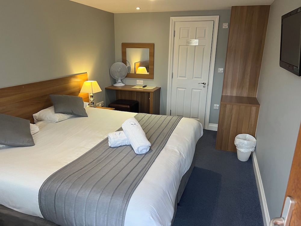 The Corner House Hotel Guest House 19/45