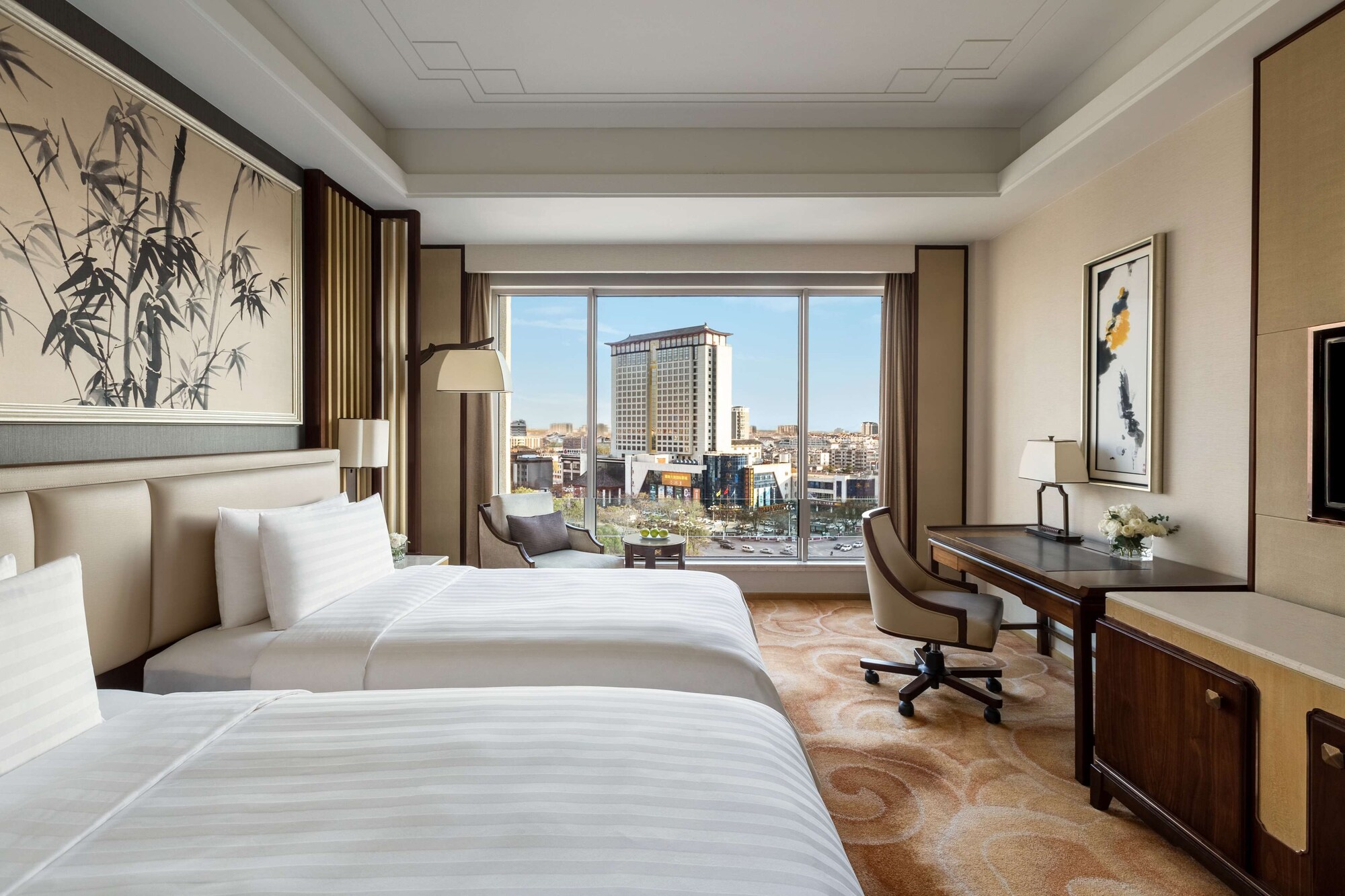 Horizon, Club, Twin Beds, River View
