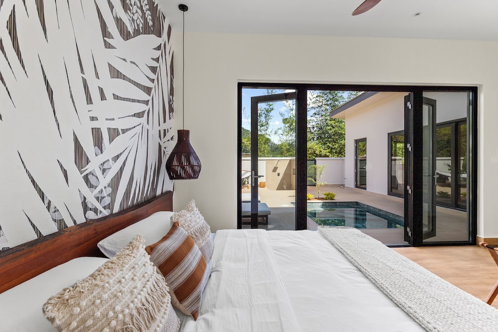 Sleeping Giant Rainforest Lodge 12/51