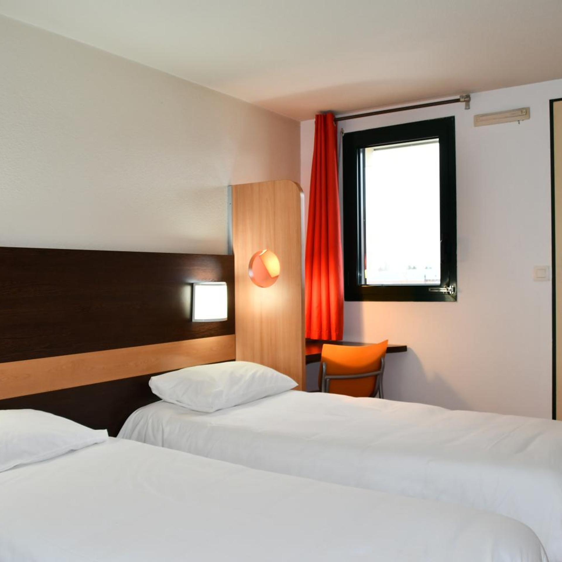 Room, Twin Beds