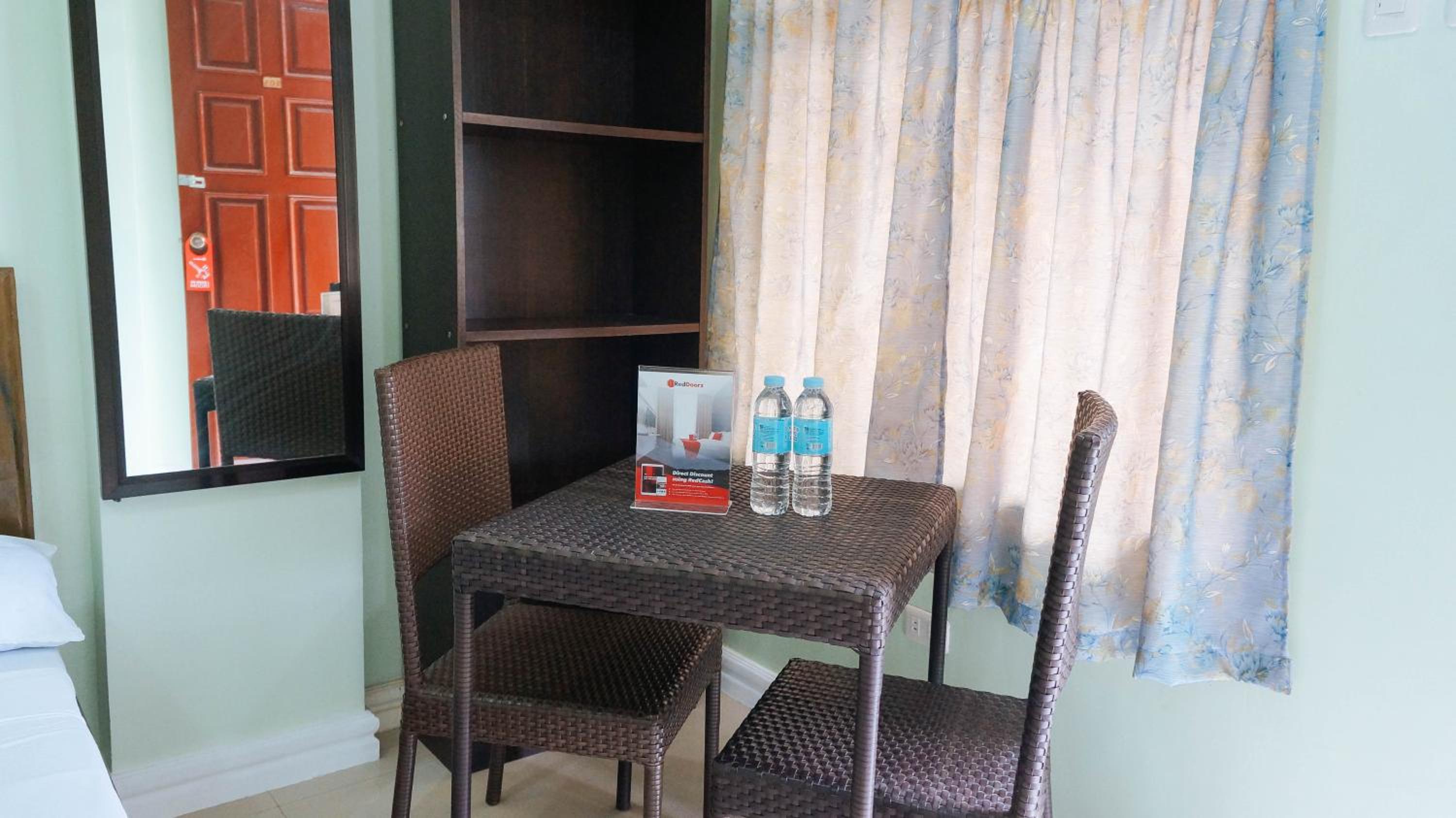 RedDoorz at Bankal Lapulapu 35/46