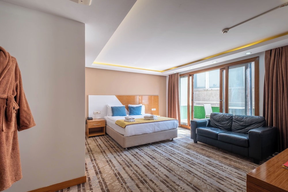 Bulvar Hotel 13/49