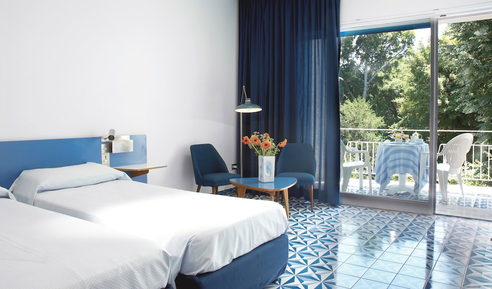 CLASSIC, DOUBLE OR TWIN BED, PARK VIEW