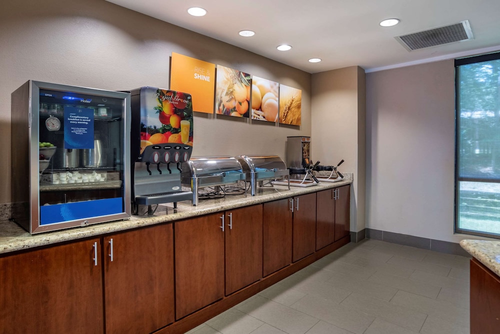 Comfort Suites Mobile West Tillmans Corner 4/40