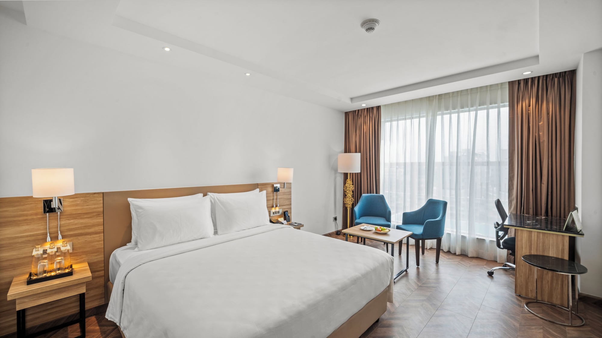 Grand, Club, Double Bed, City View