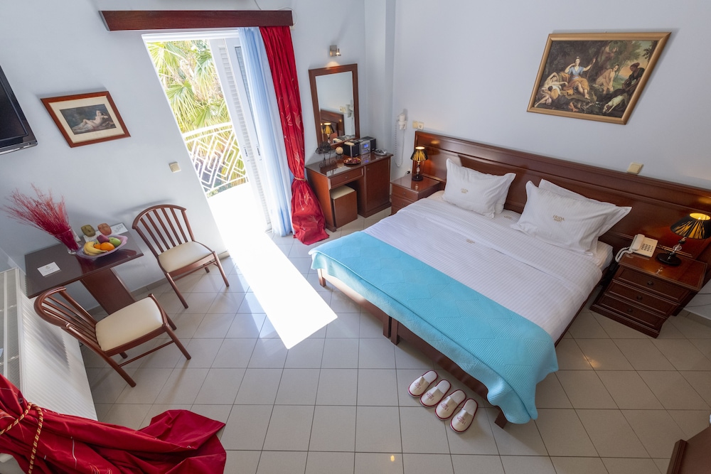 Irida Resort Suites 22/78