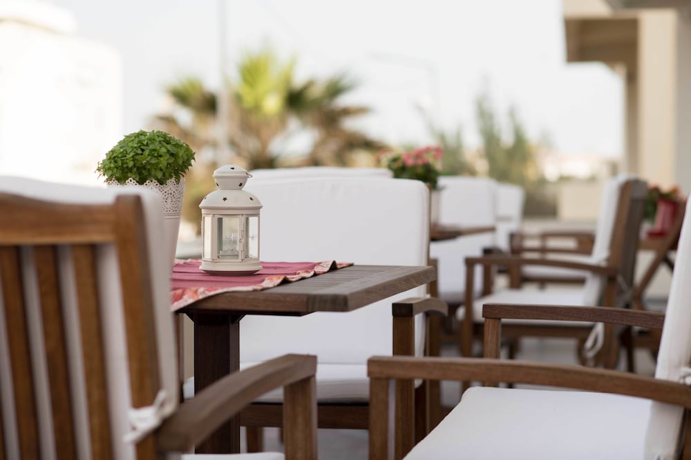 Ileri Hotel & Apartments 32/49