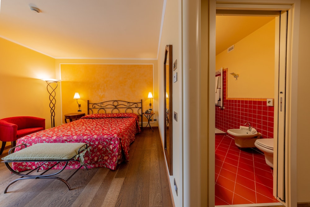 Hotel La Darsena 2/50