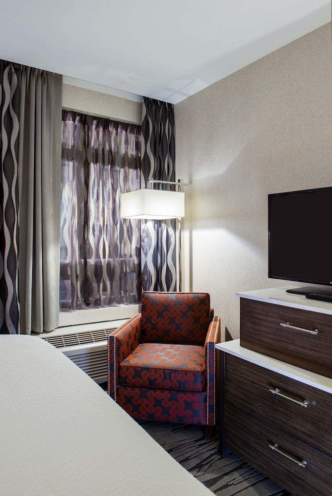 Fairfield Inn Suites Boston Cambridge 27/38