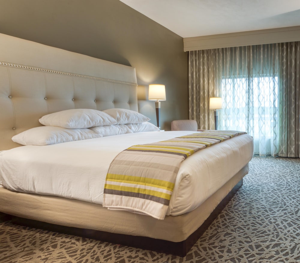 2 ROOMS, SUITE, KING BED, SOFA