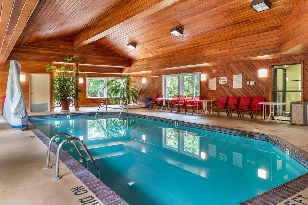 Coratel Inn & Suites by Jasper River Falls 36/60